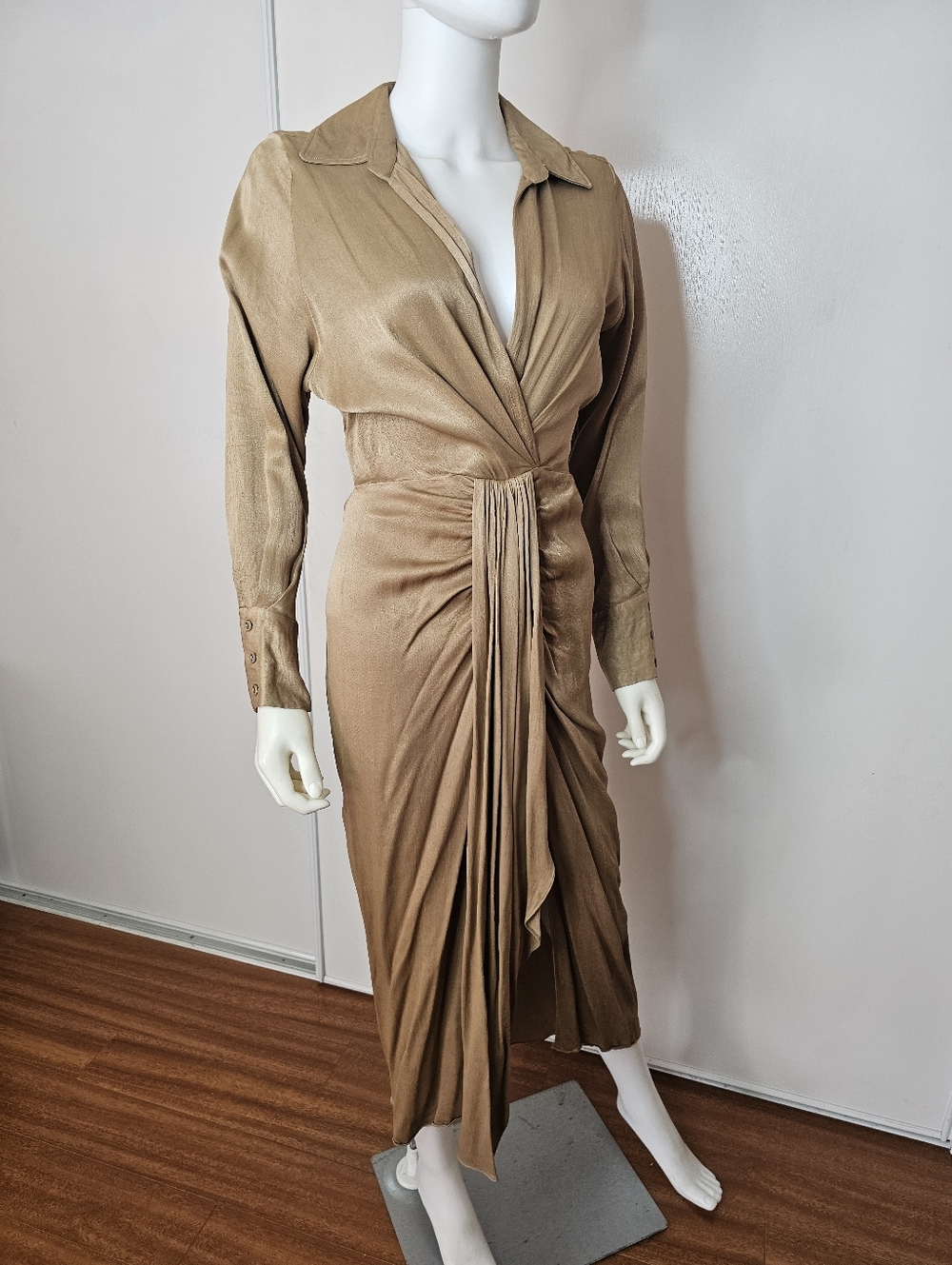 NWOT Karina Grimaldi Sculpted Wrap Midi Dress Tan Size M 80% Silk 20% Viscose